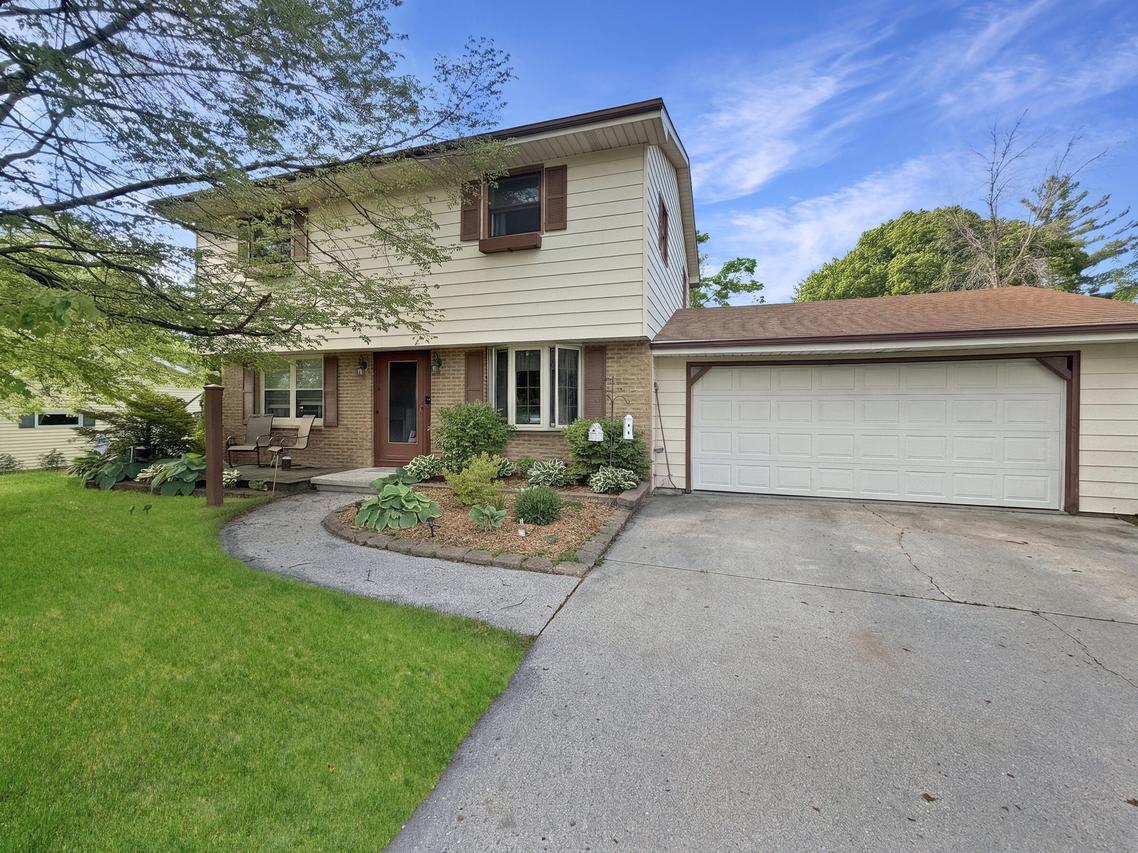 2306 Pleasant Ave, New Holstein, WI 53061