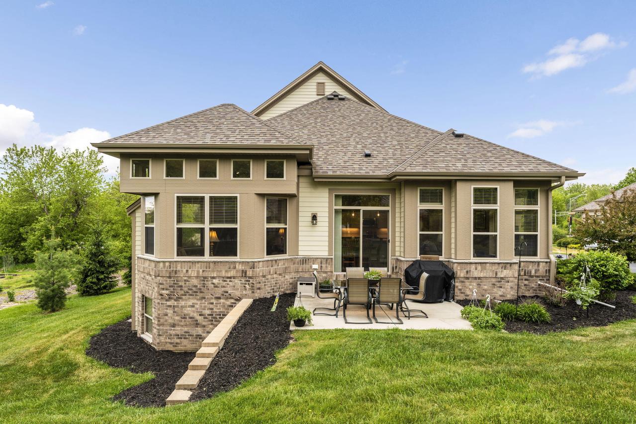 21975 W North Ave, Brookfield, WI 53045