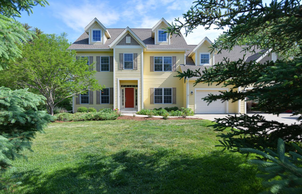 8050 W Mequon Rd, Mequon, WI 53097