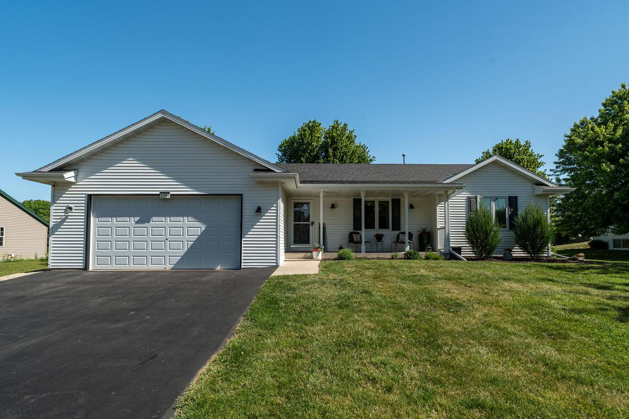 1342 Valley View, Hartford, WI 53027