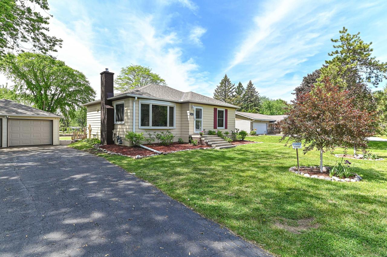3663 E Obrien Rd, Oak Creek, WI 53154