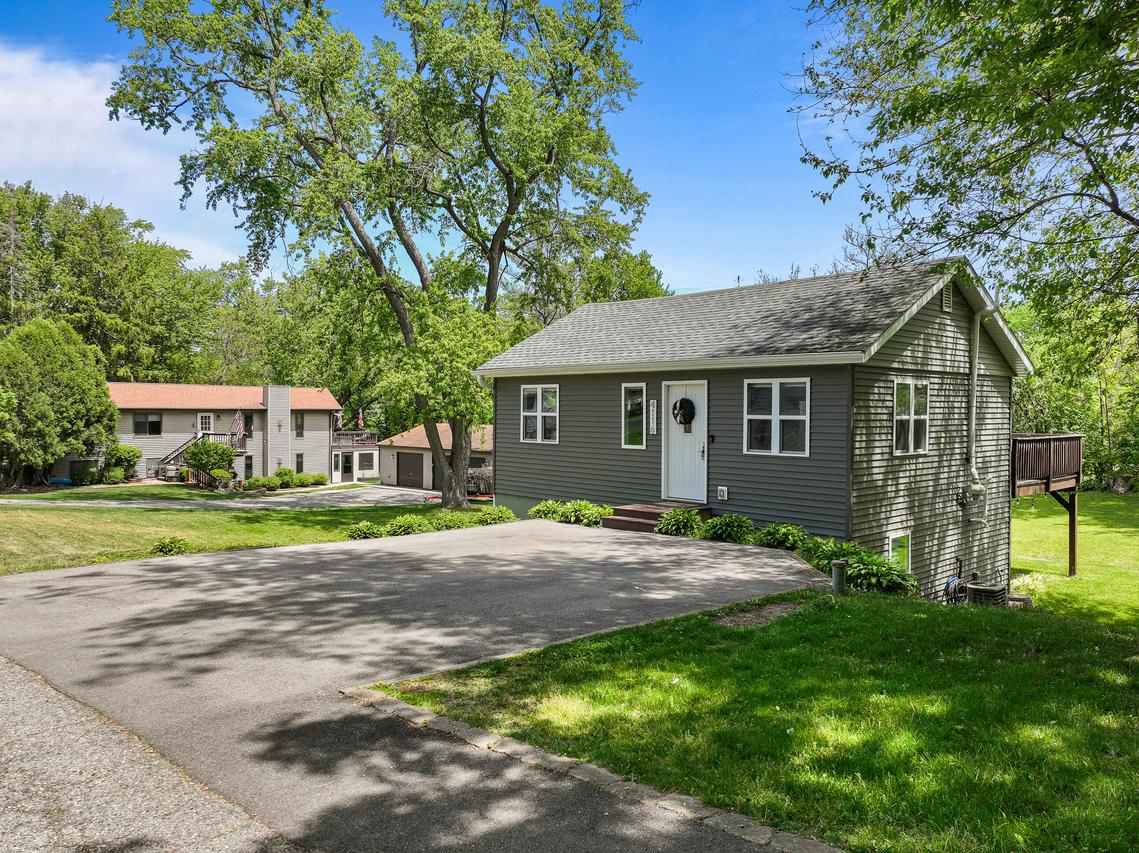 4116 Spruce St, Delavan, WI 53115