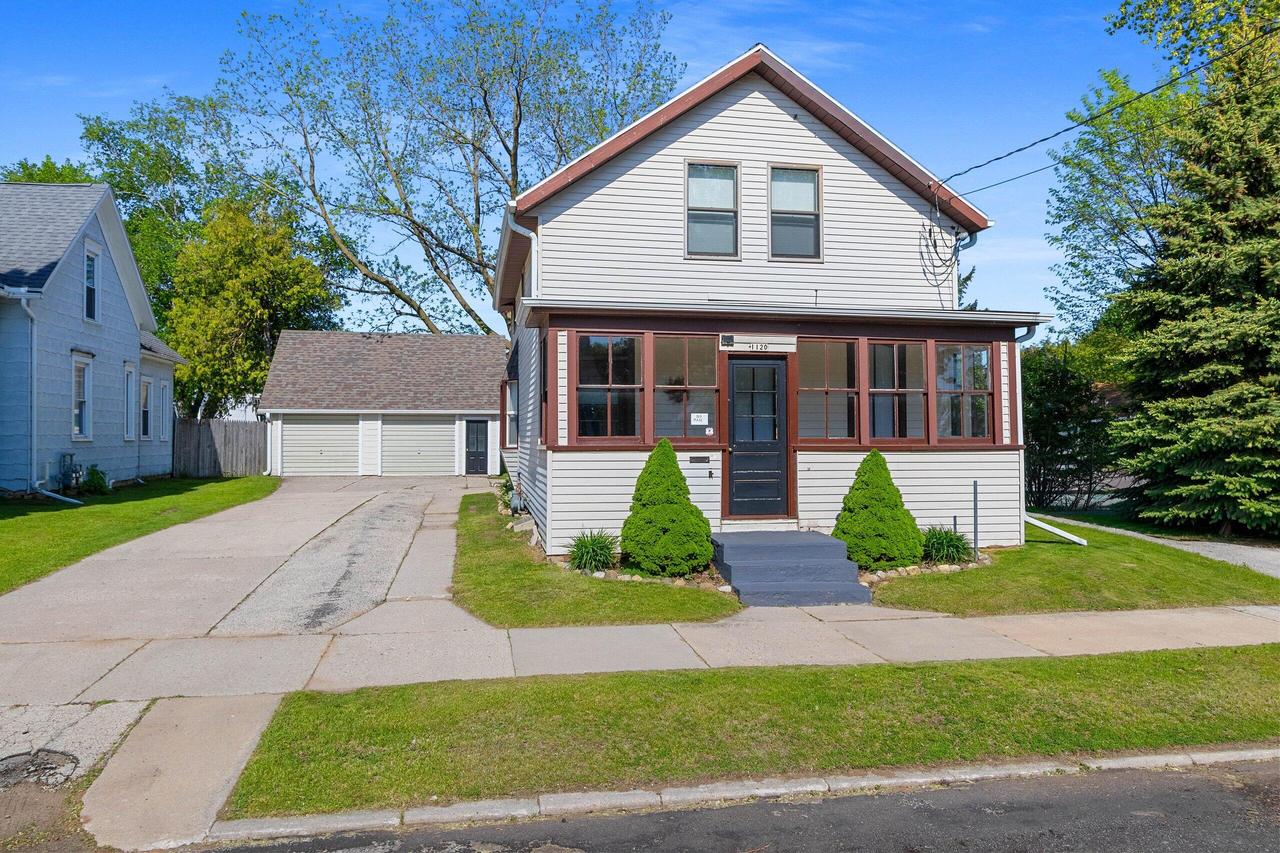 1120 S 23rd St, Manitowoc, WI 54220