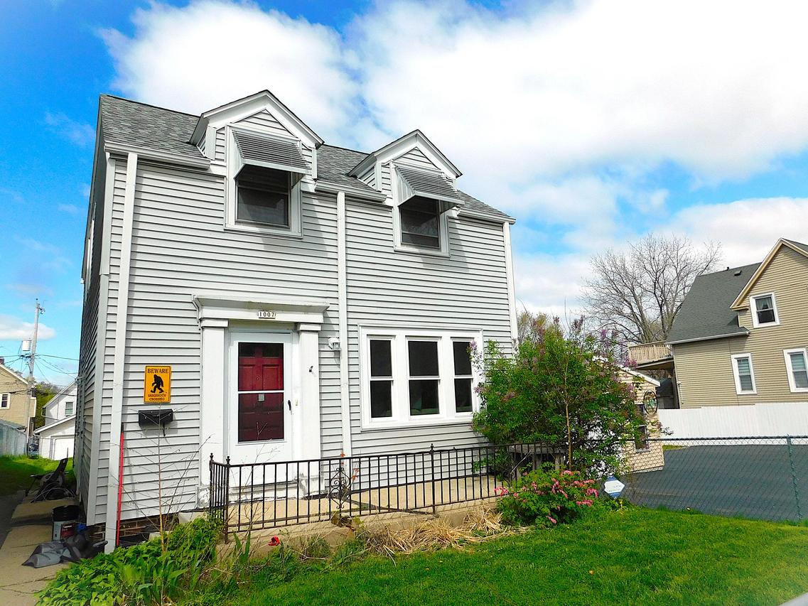 1003 S 33rd St, Milwaukee, WI 53215