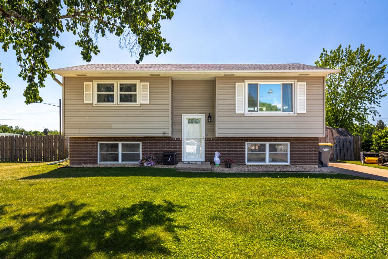 3030 North Ct, Holmen, WI 54636