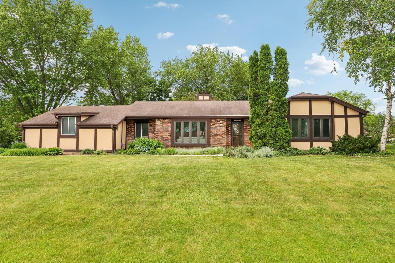 S72W16171 Edith Ct, Muskego, WI 53150