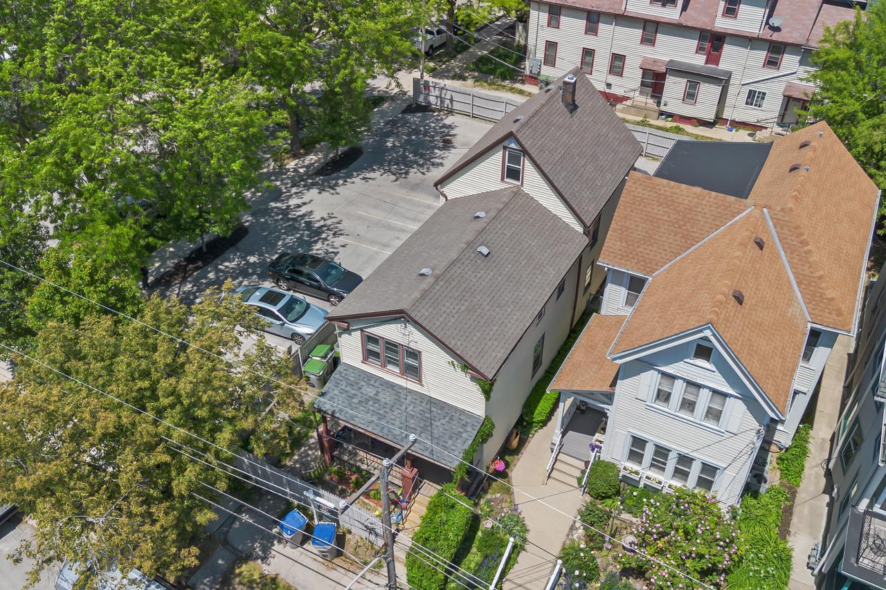1006 E Land Pl, Milwaukee, WI 53202