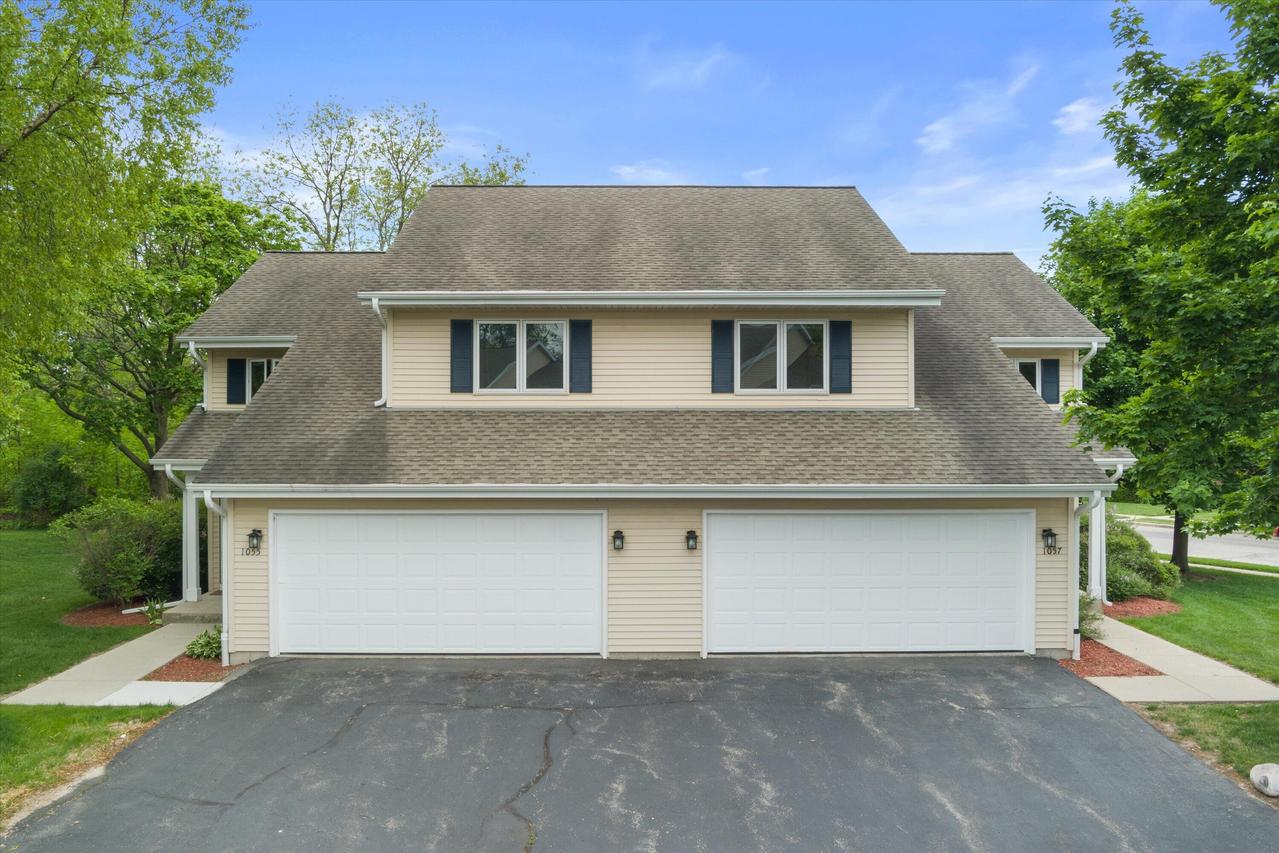 1057 Fleetfoot Dr, Waukesha, WI 53186