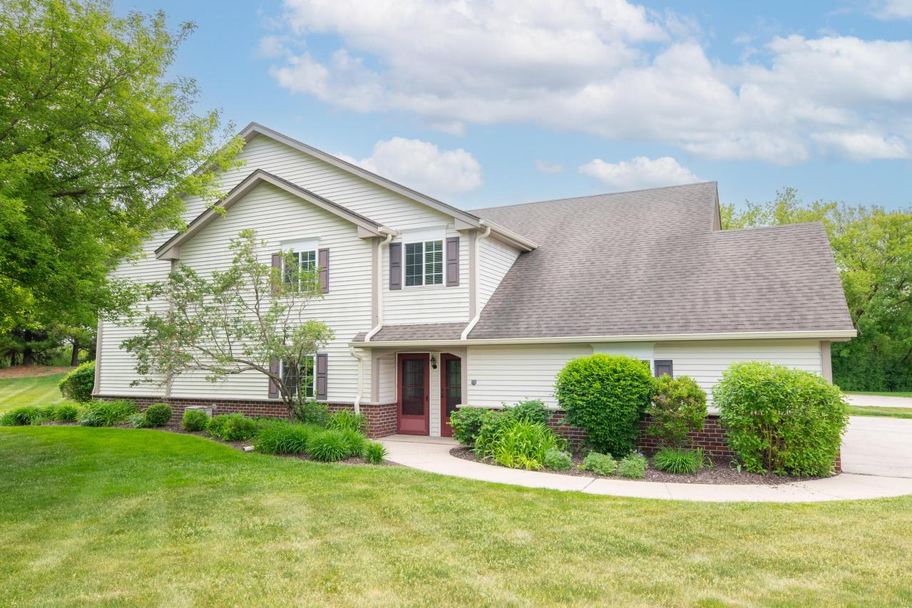 652 Pewaukee Rd #A, Pewaukee, WI 53072