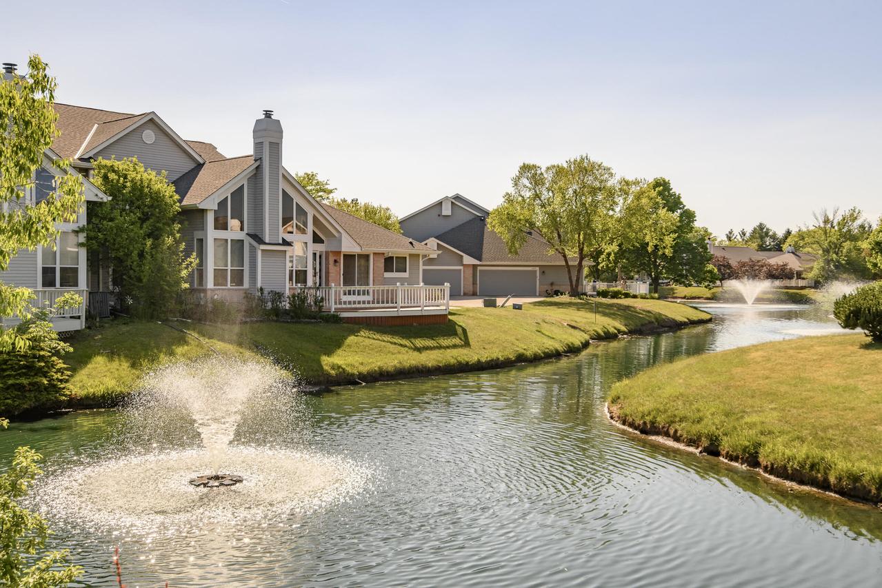 14142 W Waters Way, New Berlin, WI 53151