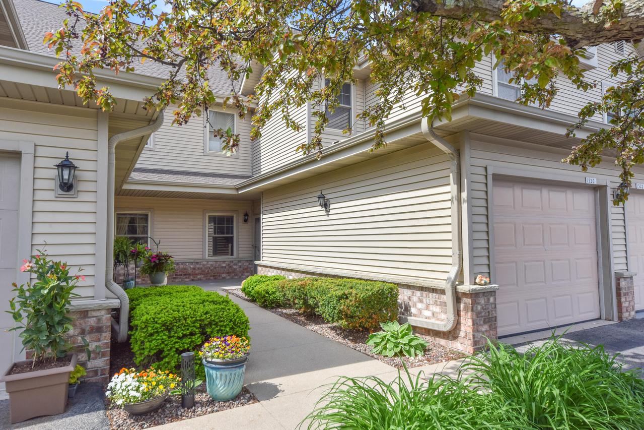 1522 Iroquois Ave, Grafton, WI 53024