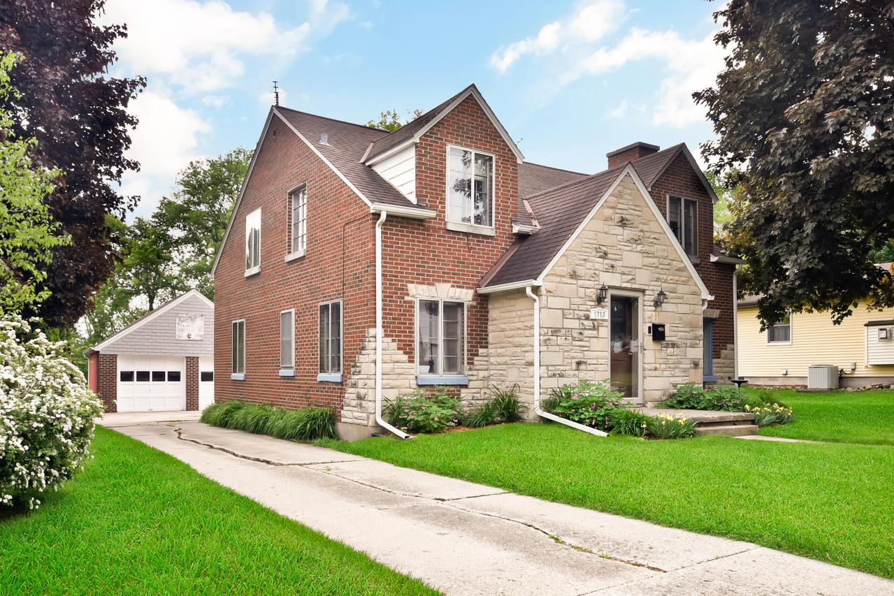 1713 Taylor Ln, West Bend, WI 53090