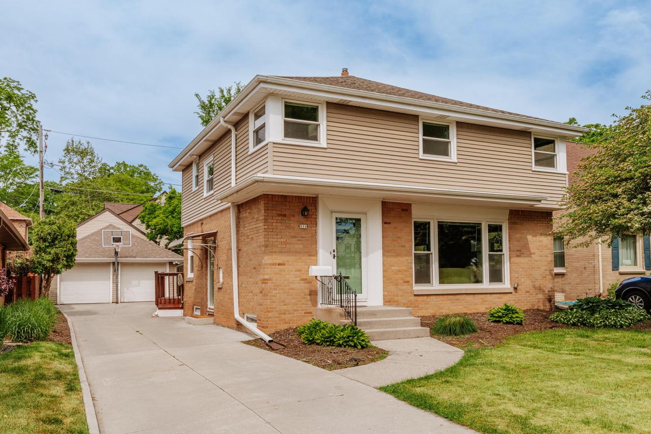 111 N 85th St, Wauwatosa, WI 53226