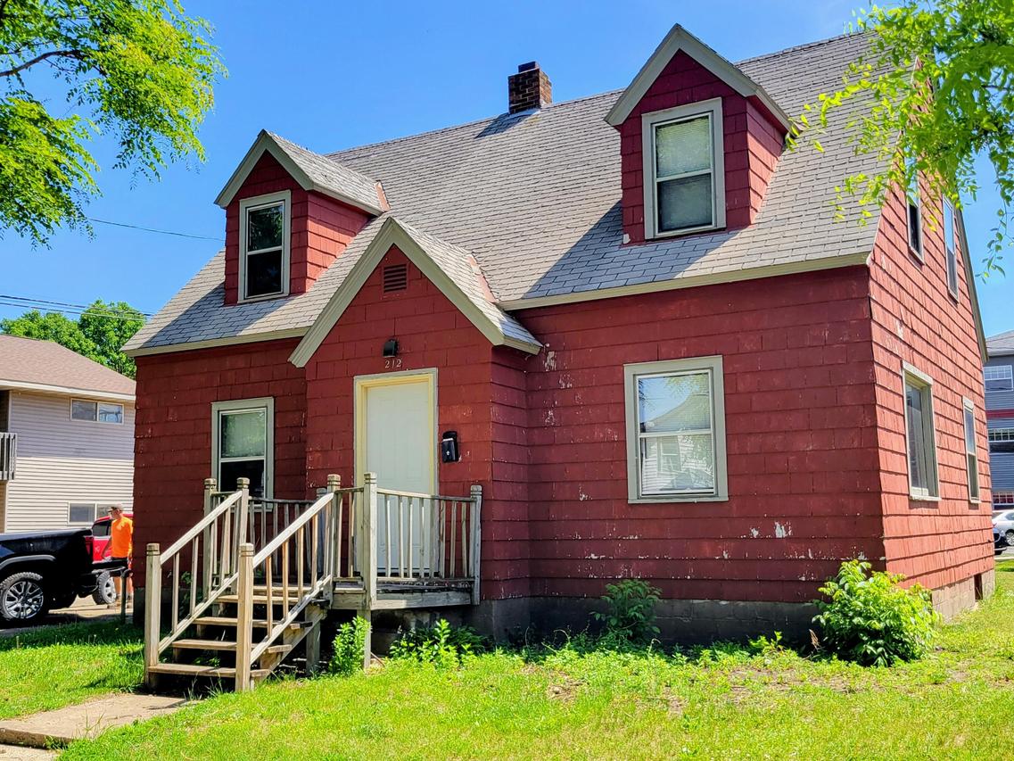 212 11th St, La Crosse, WI 54601
