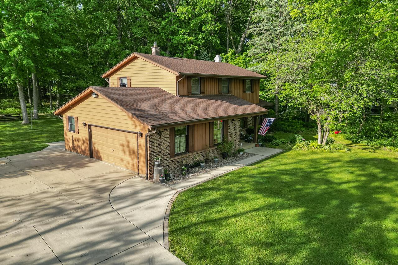 N92W25490 Blue Heron Dr, Lisbon, WI 53089