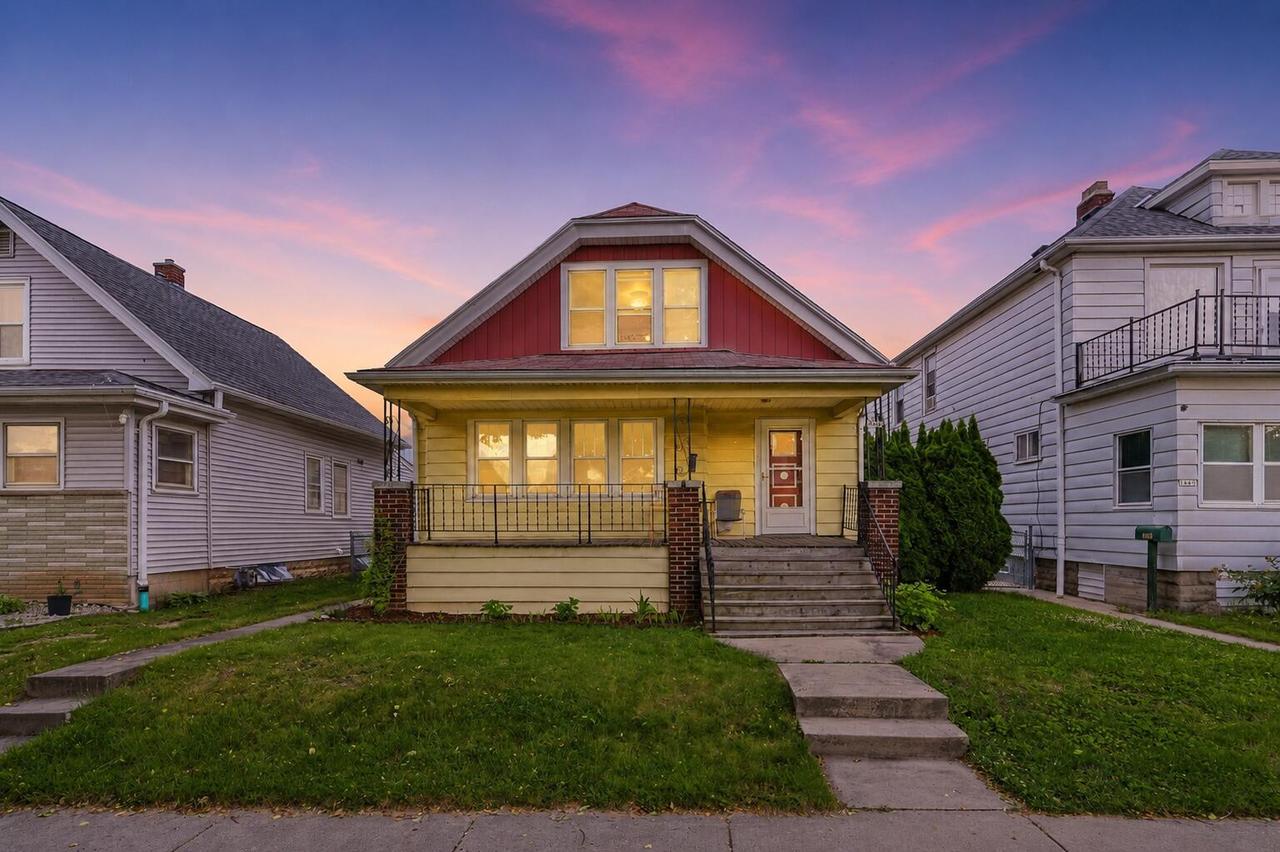 1645 S 65th St, West Allis, WI 53214
