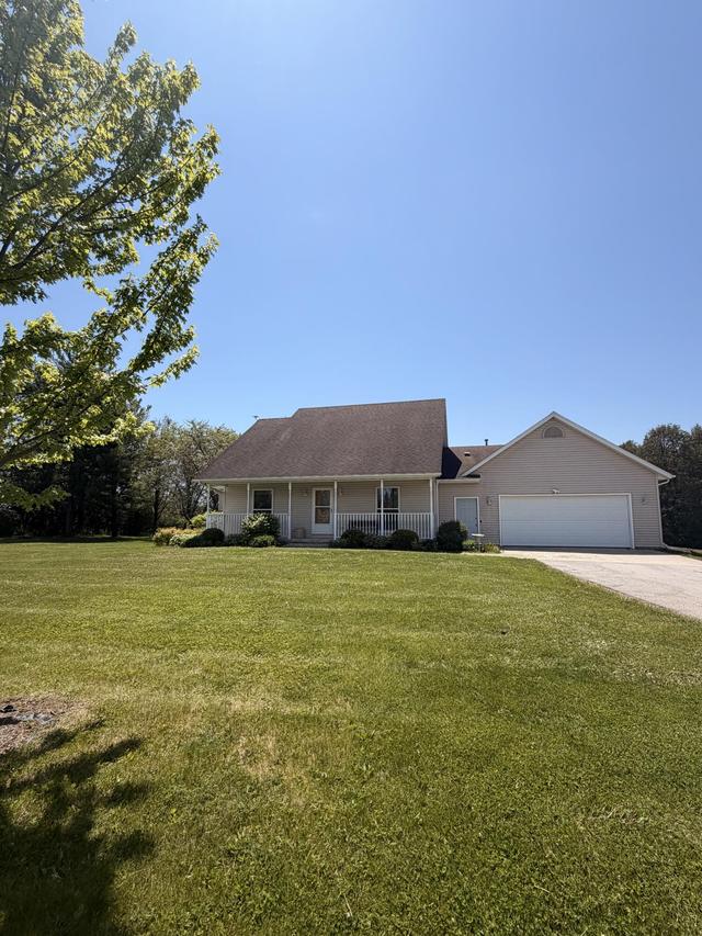 10013 Middle Rd, Manitowoc Rapids, WI 54220