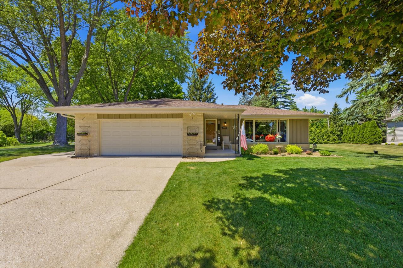 4455 N 143rd St, Brookfield, WI 53005