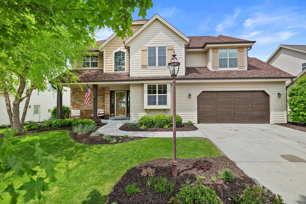 2106 Deer Path, Waukesha, WI 53189