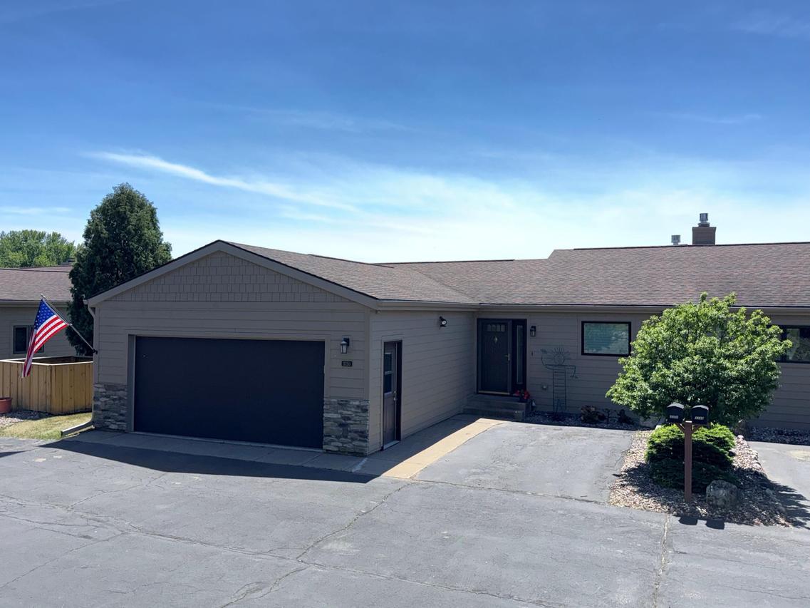 3350 Bayside Ct, La Crosse, WI 54601