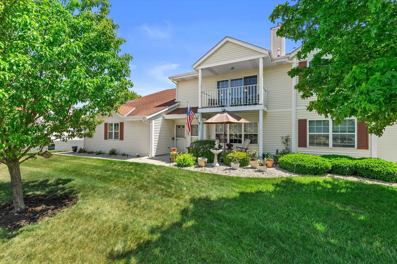 723 Wood River #2, West Bend, WI 53095