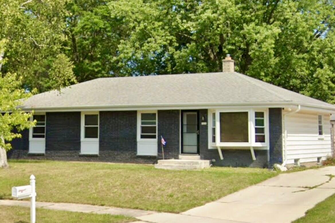 1616 Randy Cir., Port Washington, WI 53074