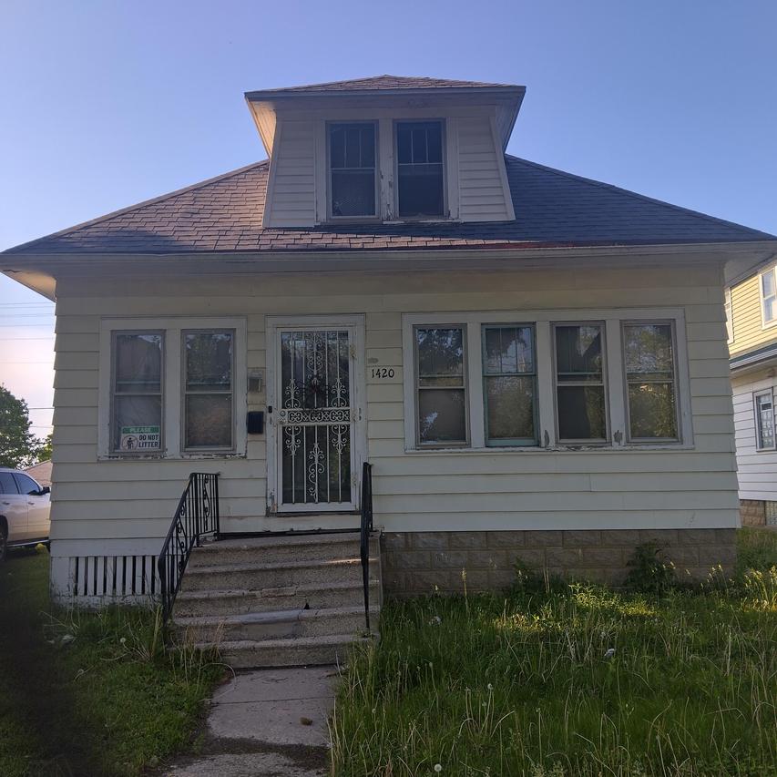 1420 W Congress St, Milwaukee, WI 53209