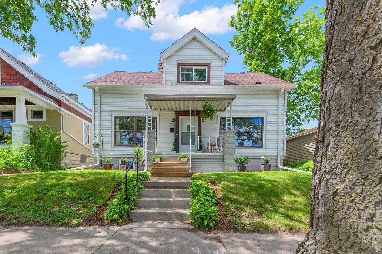 2713 S California St, Milwaukee, WI 53207