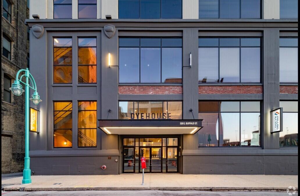 320 E Buffalo St #803, Milwaukee, WI 53202