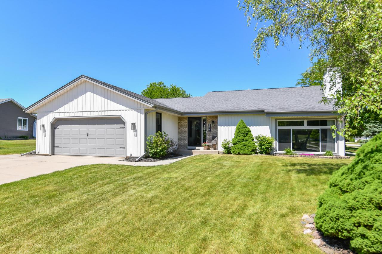 4100 W Fieldview Ct, Franklin, WI 53132