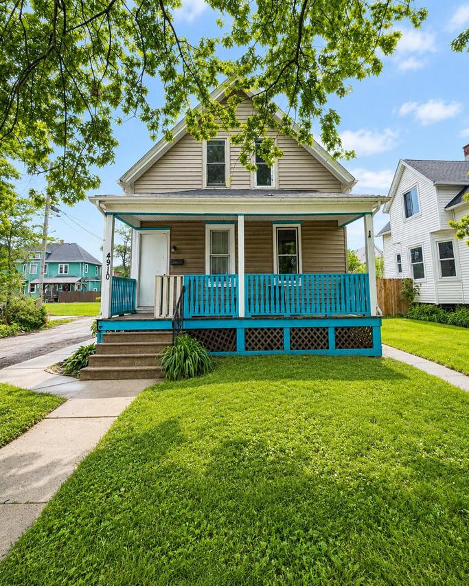 4910 17th Ave, Kenosha, WI 53140