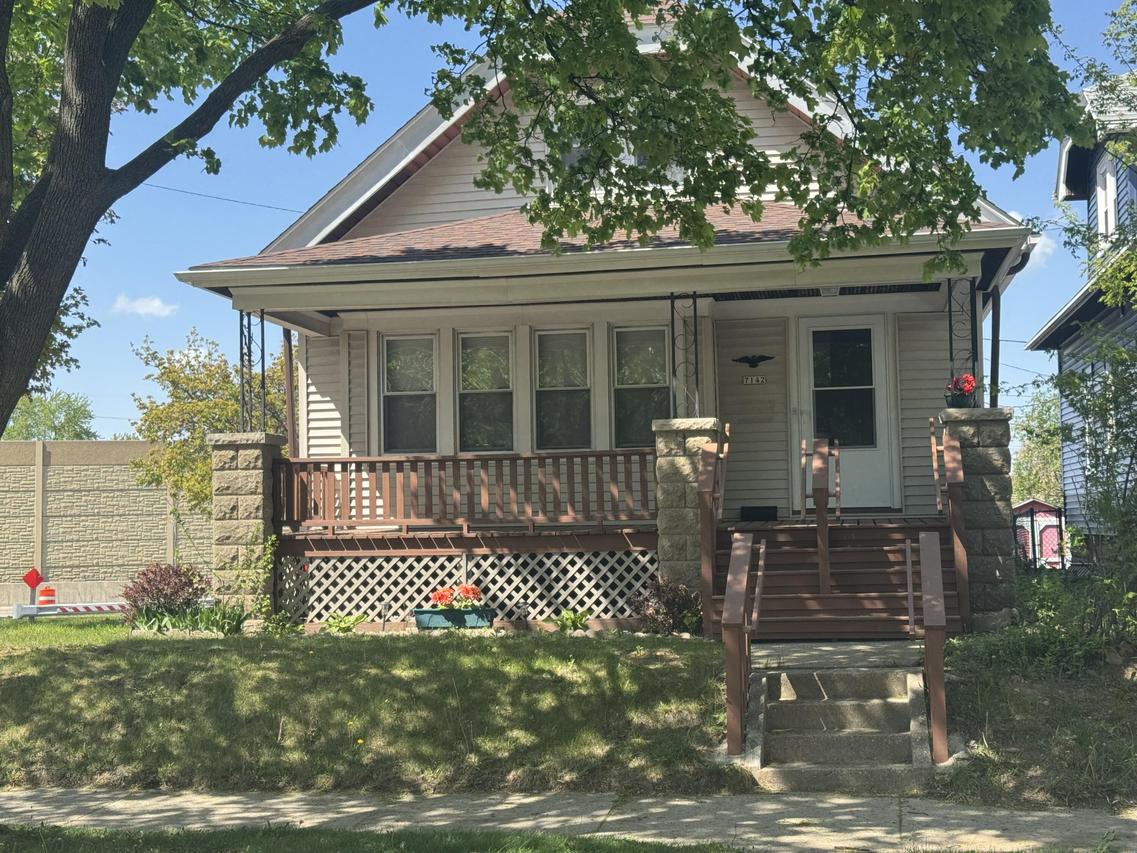 7142 W Adler St, Milwaukee, WI 53214