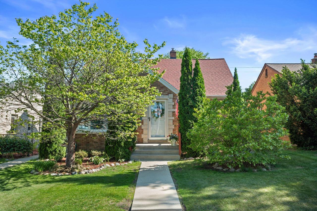 3321 W Oklahoma Ave, Milwaukee, WI 53215