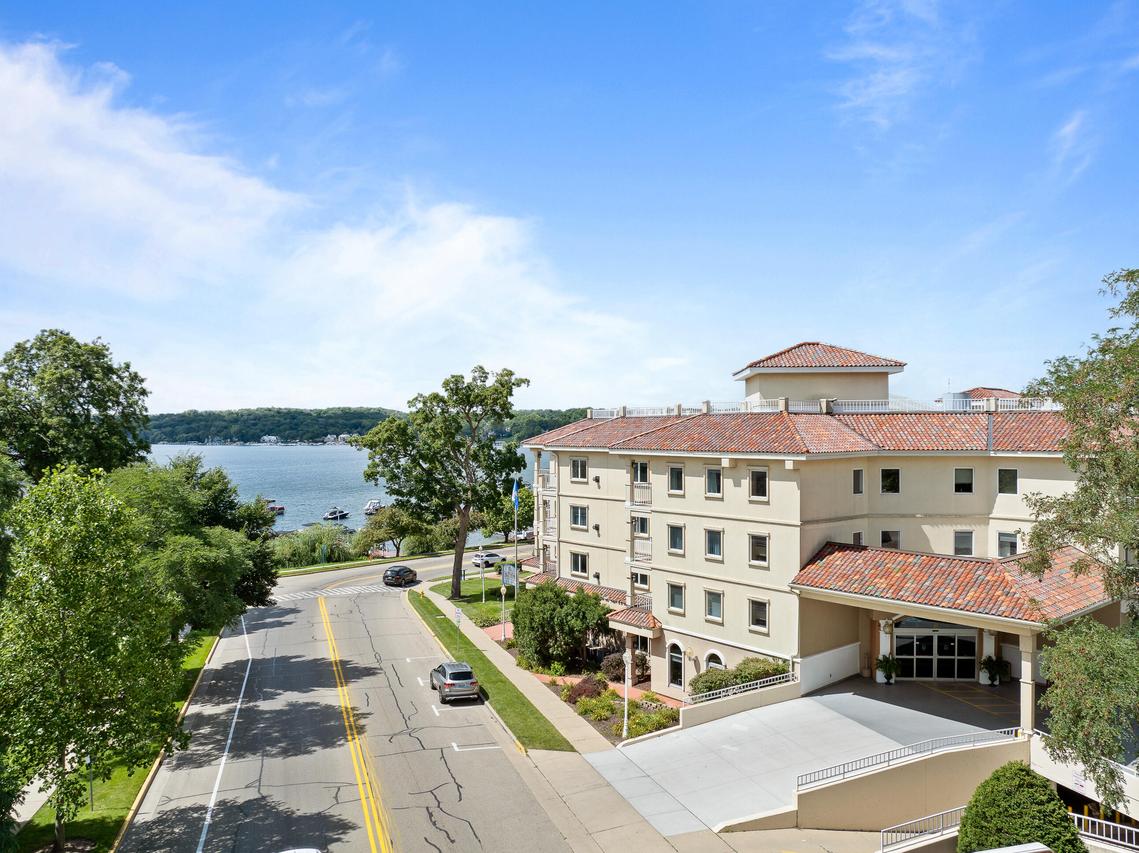 335 Wrigley Dr #410, Lake Geneva, WI 53147