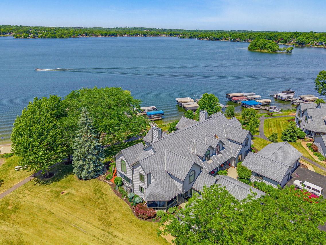 W177S7495 Harbor Cir, Muskego, WI 53150