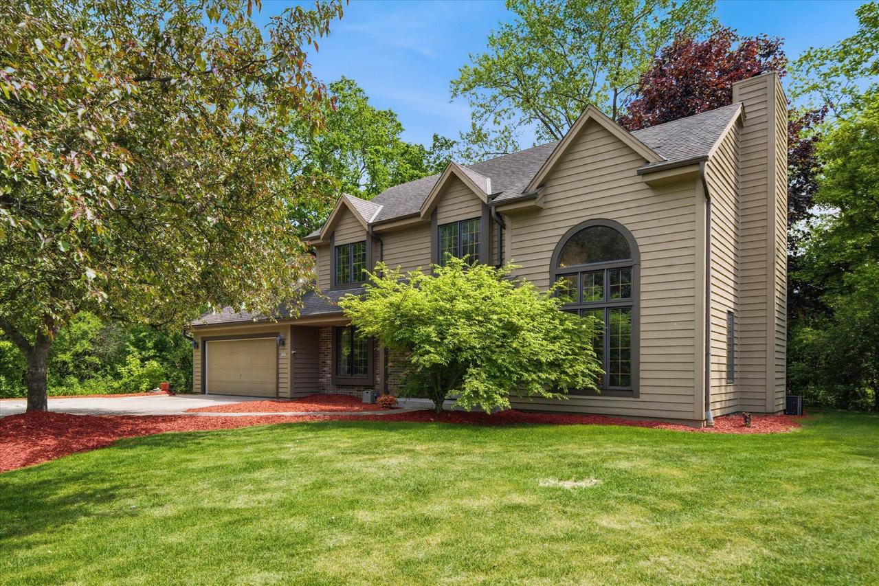 5321 W Woodland Dr, Brown Deer, WI 53223