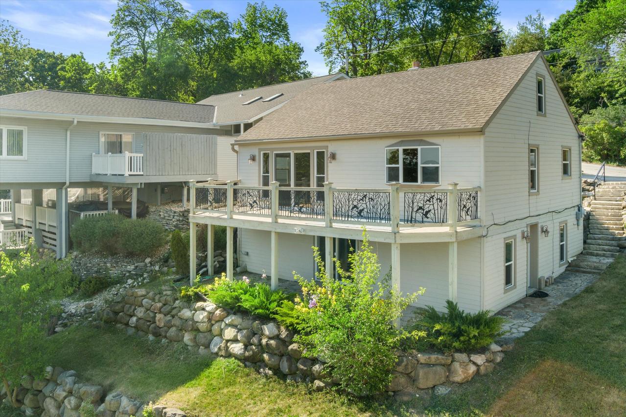 N39W27485 Hillside Grove, Pewaukee, WI 53072