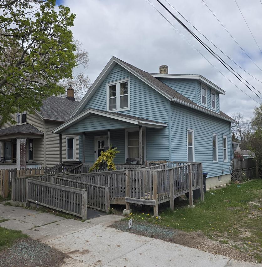 822 Clara Ave, Sheboygan, WI 53081