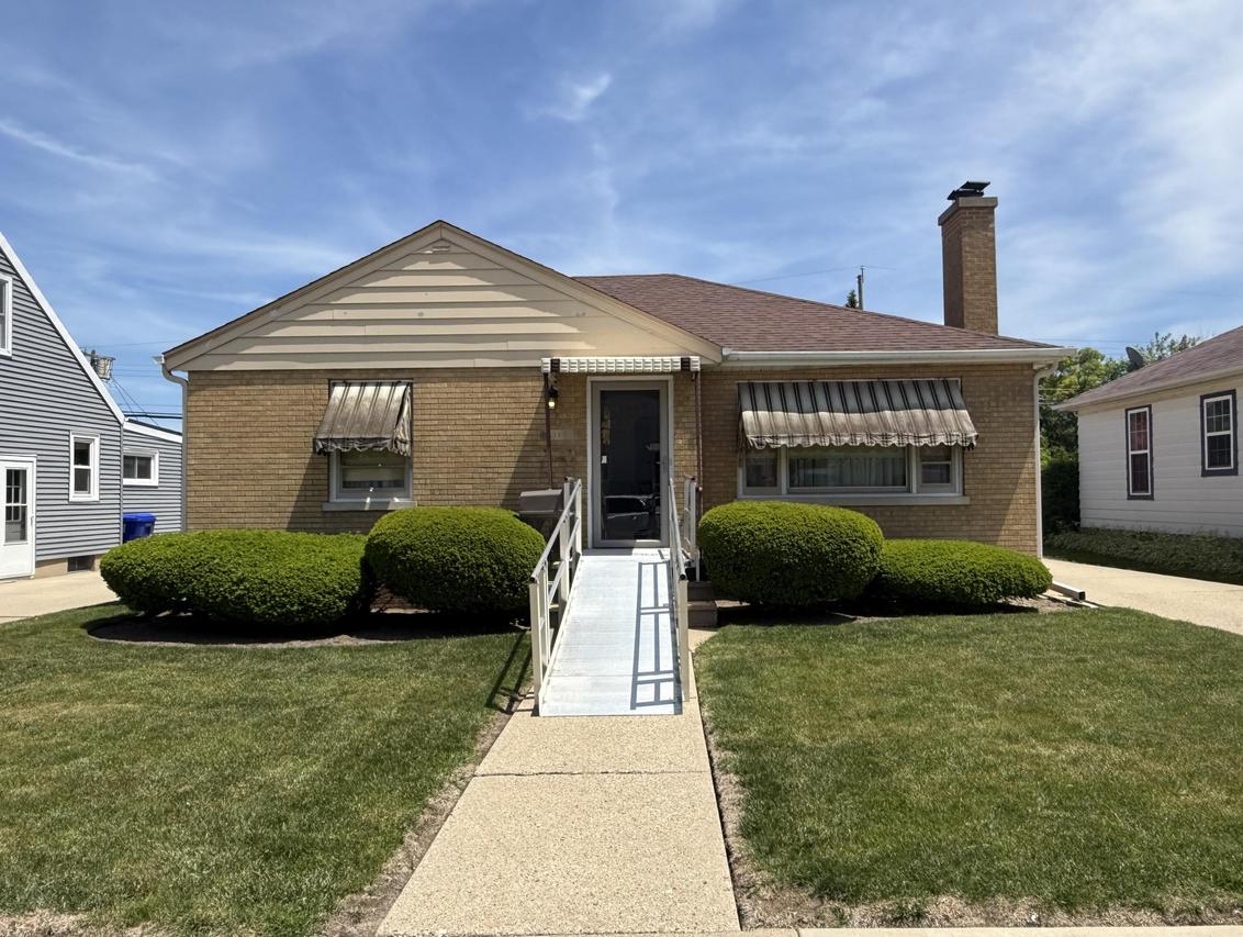 6113 44th Ave, Kenosha, WI 53142