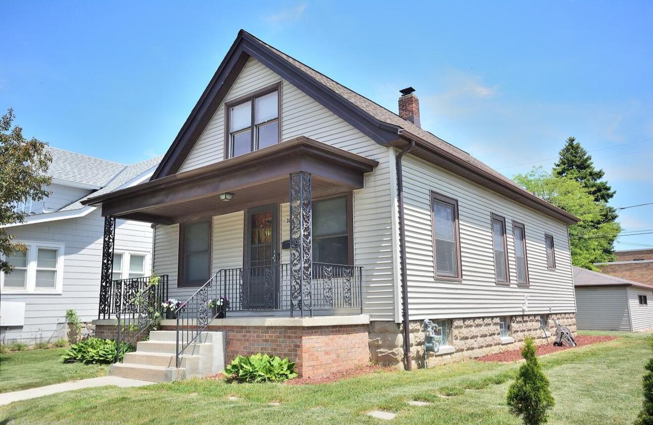 2016 S 68th St, West Allis, WI 53219