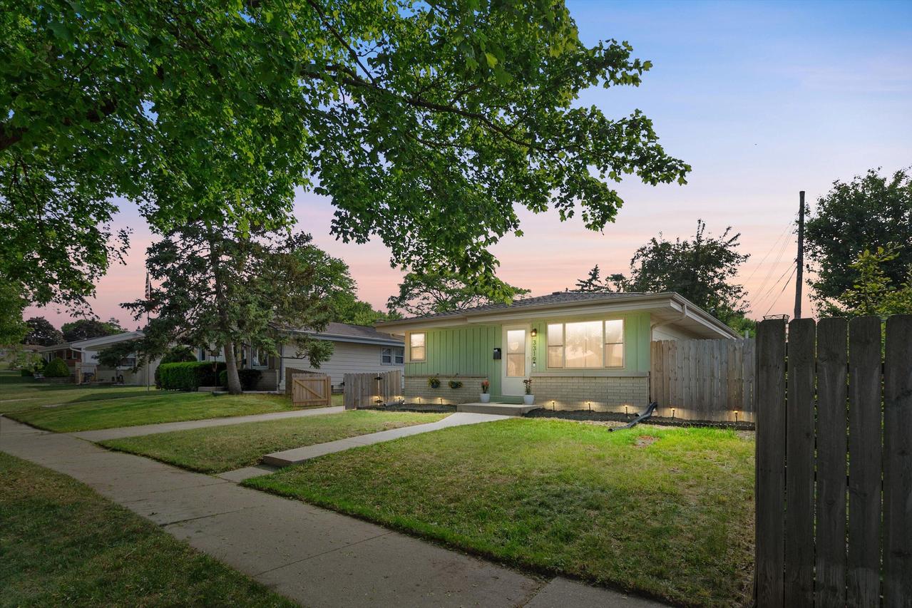 3319 S 86th St, Milwaukee, WI 53227