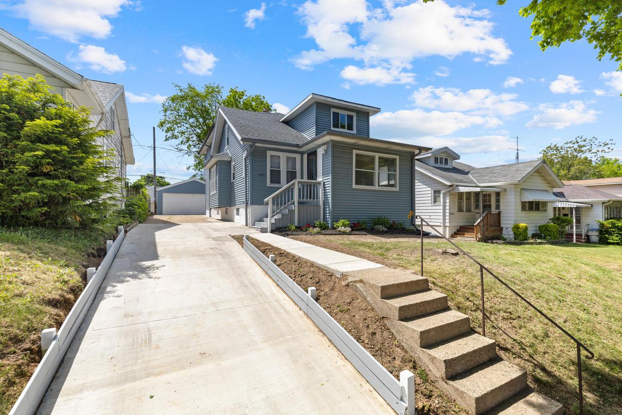 2451 N 58th St, Milwaukee, WI 53210