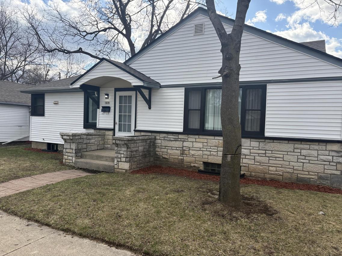 5879 N 29th St, Milwaukee, WI 53209