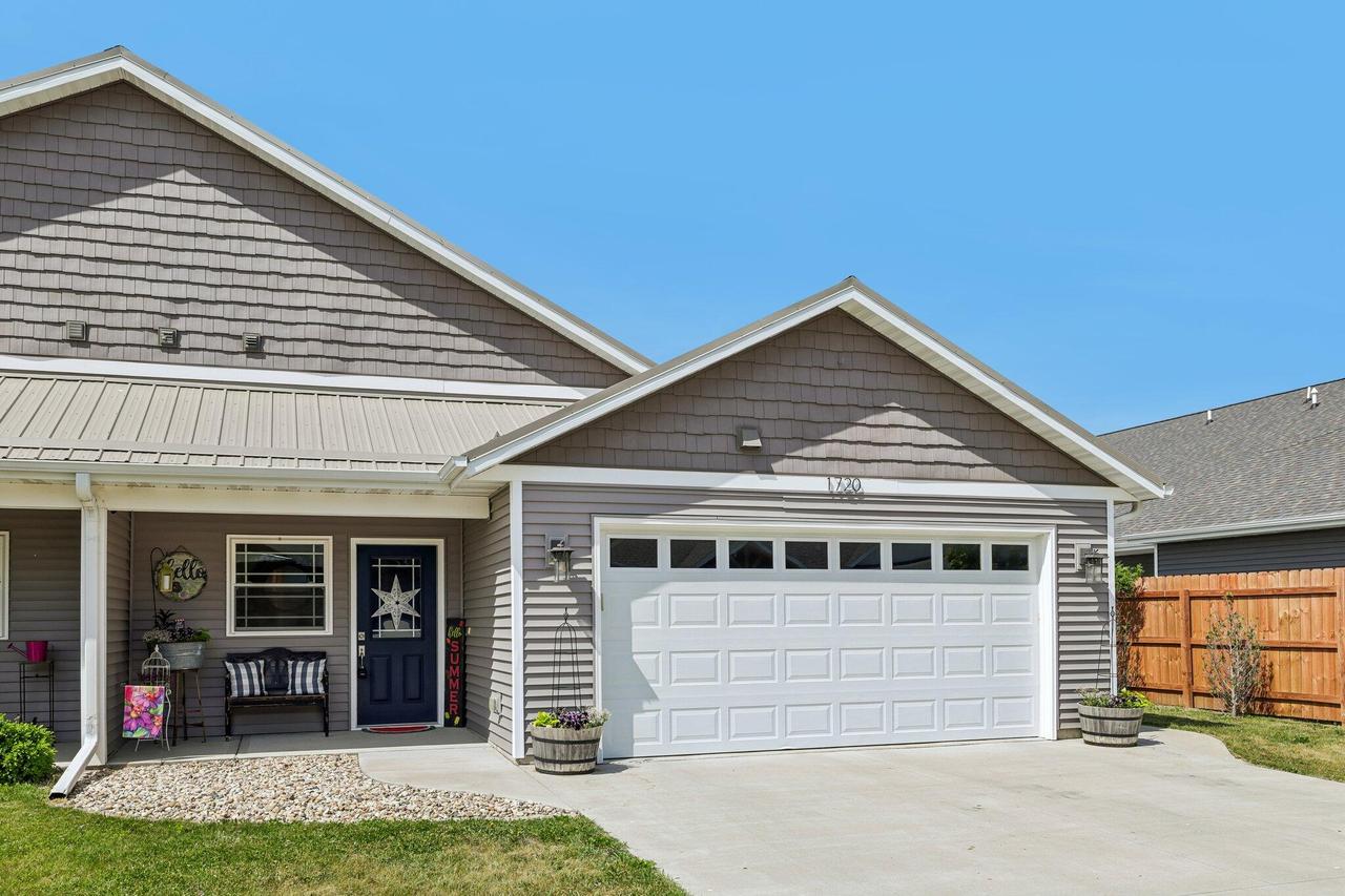 1720 Montclair Pl, Fort Atkinson, WI 53538