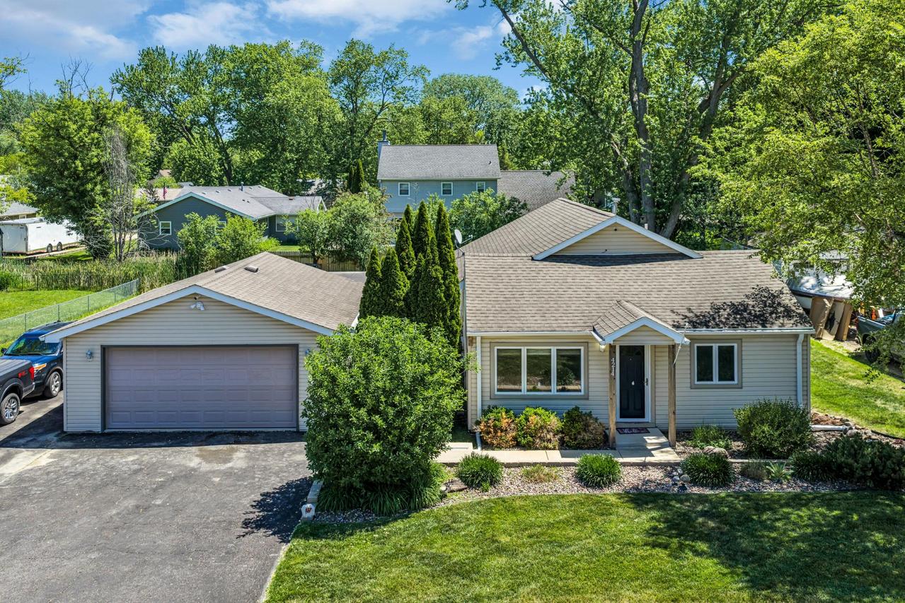 4214 Poplar Dr, Delavan, WI 53115