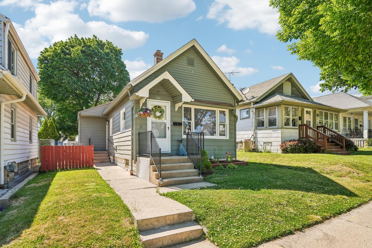 231 S 62nd St, Milwaukee, WI 53214