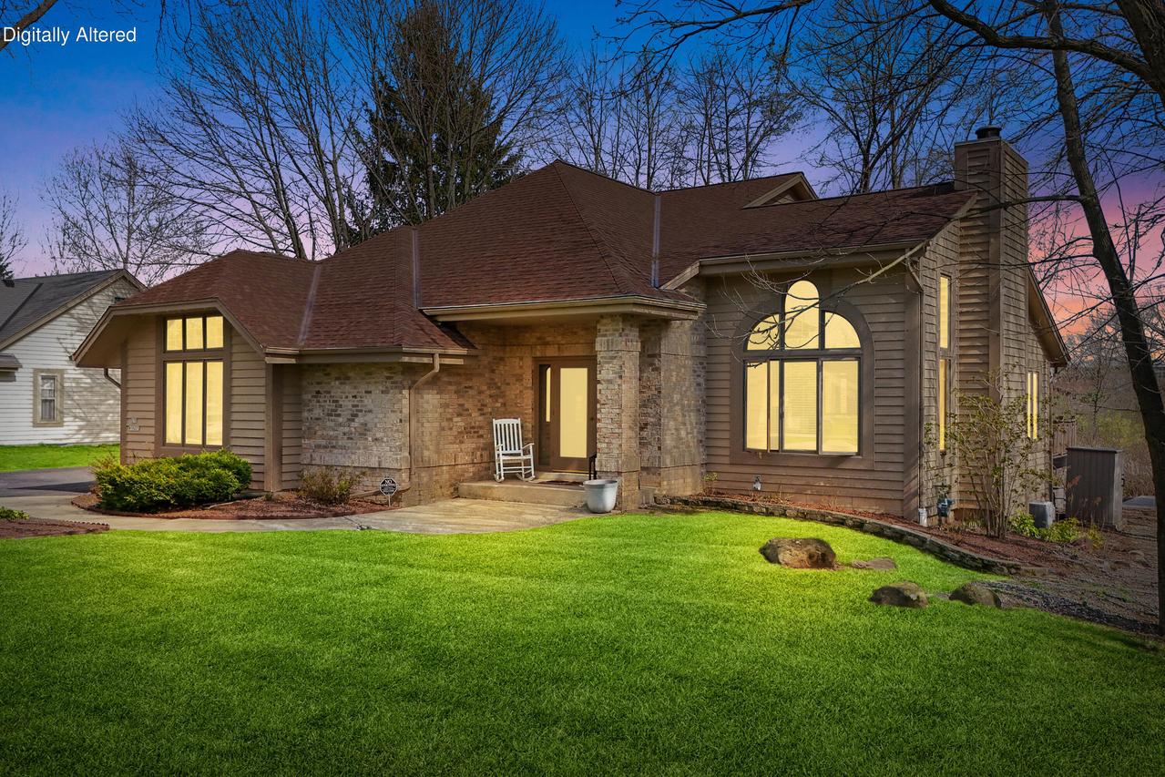 S79W19225 E River Oaks Ct, Muskego, WI 53150