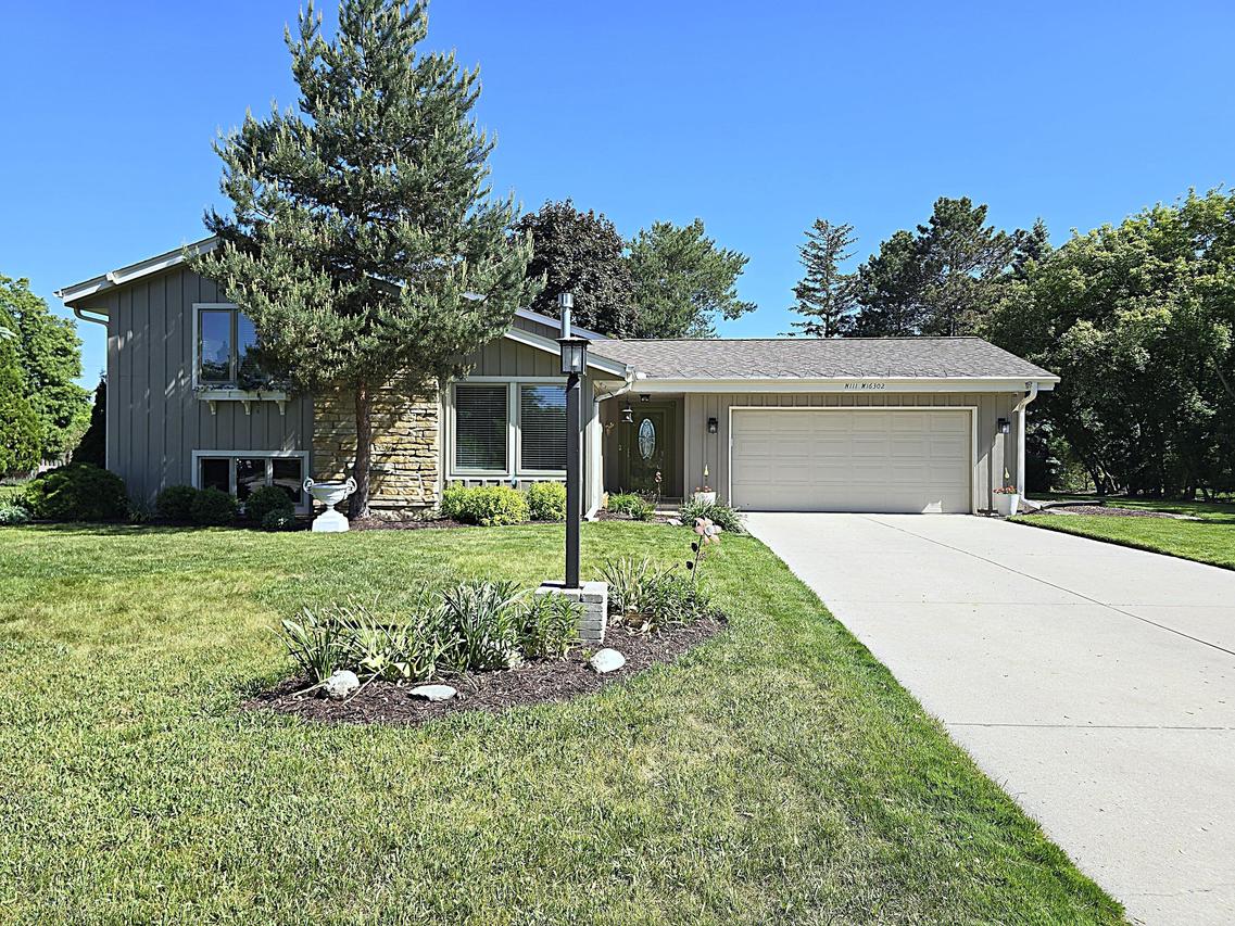 N111W16302 Catskill Ln, Germantown, WI 53022