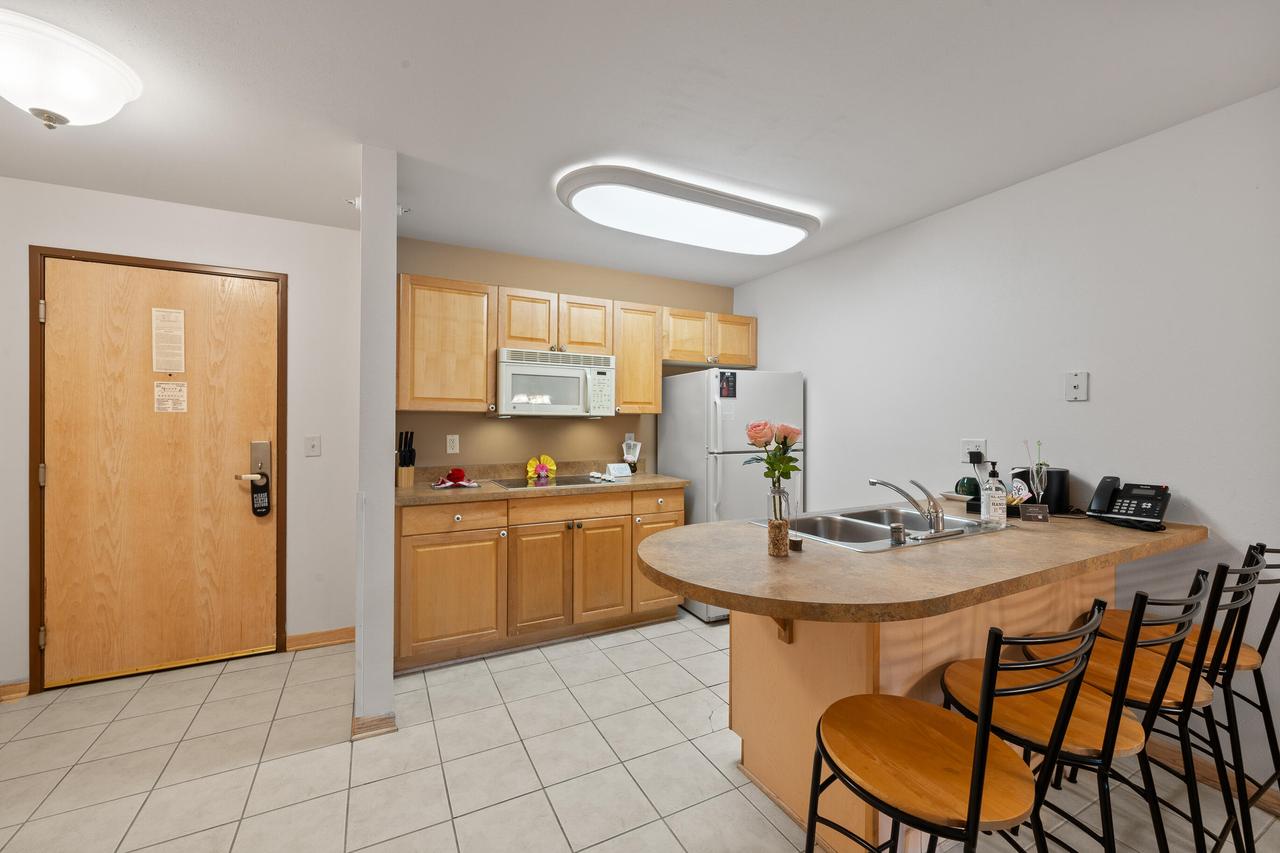 123 Center St #206, Lake Geneva, WI 53147