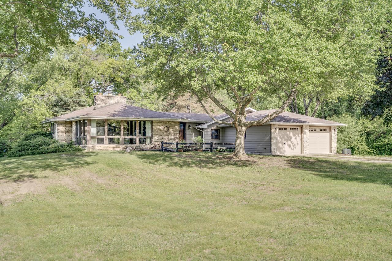 9000 263rd Ave, Salem Lakes, WI 53168